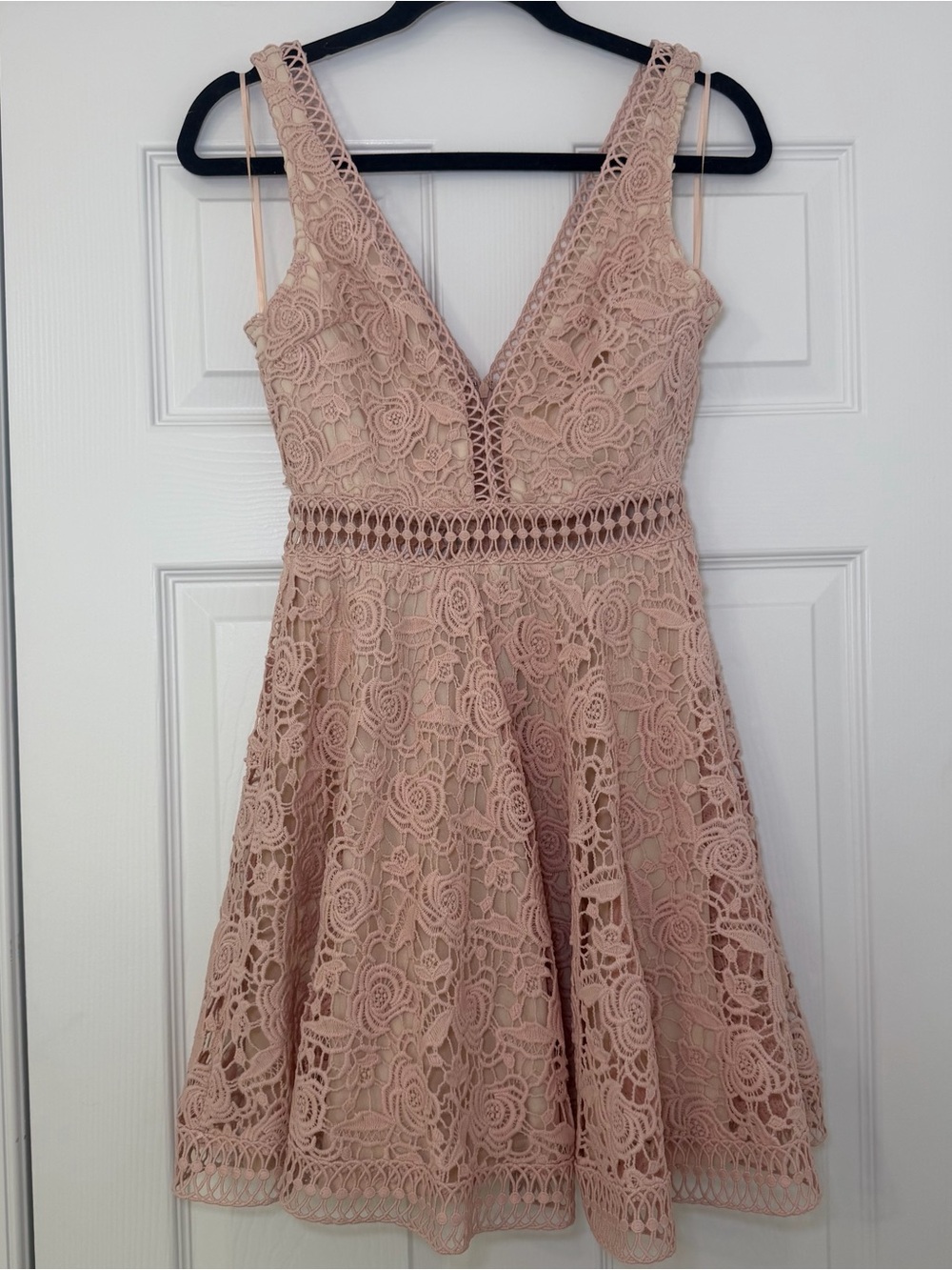 Sleeveless V-Neck Lace Mini Dress in Blush Pink